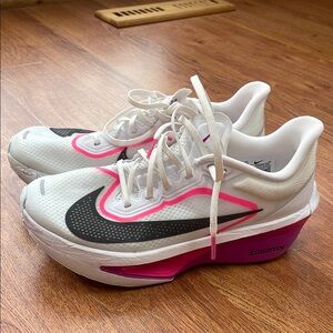 Nike Women's vaporfly size 8.5
